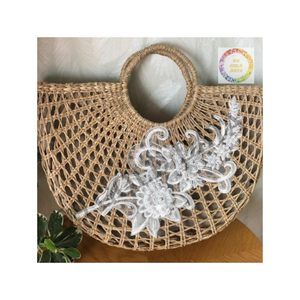 กระเป๋าถือผักตบชวาทำด้วยมือที่ทนทานสำหรับการใช้งานในชีวิตประจำวันดูเป็นธรรมชาติด้วยเส้นใยที่เป็นมิตรกับสิ่งแวดล้อมและยั่งยืน - Product Image 3