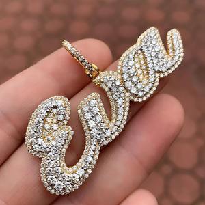 Charme Hip Hop en diamant cultivé en laboratoire VVS plaqué or blanc et argent sterling pour homme entièrement glacé et personnalisé - Product Image 1