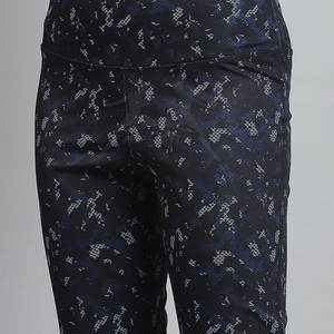 Survêtement de sport léger avec tissu à séchage rapide et construction flexible pour une performance active - Product Image 6