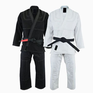 Uniforme de judo respirant personnalisé Meilleur prix Uniforme d'arts martiaux Vente en gros Karaté Gi Prix bon marché avec personnalisation OEM 2025 - Product Image 1