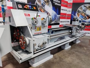 Haute qualité 7 pieds engrenés tour à usage moyen Machine 52 mm engrenage de précision poupée industrielle équipement de tournage en métal - Product Image 3