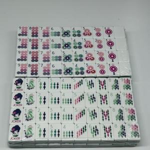 Jeu de Mahjong Américain de Luxe Personnalisé en Acrylique Sculpté à Quatre Couches, Vert Foncé, Durable, 160 Pièces, pour Vente en Gros - Product Image 5