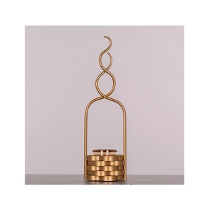 Portavelas de metal, portavelas de diseño clásico para sala de estar y decoración de bodas, precios asequibles - Product Image 1