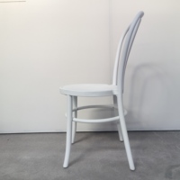 Chaise Thonet en bois courbé en plastique de résine blanche pour la salle à manger d'hôtel de restaurant de mariage