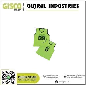 Bavoirs de netball en tissu de polyester à mailles fines 90gsm les plus vendus pour l'exportation mondiale depuis l'Inde - Product Image 2