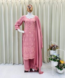 TOP DE TRABAJO BORDADO DE RAYÓN DE DISEÑADOR PALAZZO CON DUPATTA FESTIVE WEAR PRECIO AL POR MAYOR ROPA ÉTNICA CONJUNTO DE DISEÑADOR BABAY PINK - Product Image 1