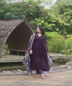 สวยมากและดีไซเนอร์ปาร์ตี้สวมเสื้อเย็บปักถักร้อยสุภาพสตรีอินเดียผู้หญิงเย็บสําเร็จรูปราคาต่ําขายส่งซูราษี - Product Image 6