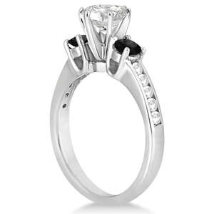 Bague de fiançailles en or blanc 14 carats avec 3 diamants, 0,45 carat total, avec diamants blancs et noirs - Product Image 4