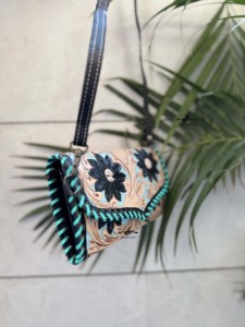 กระเป๋าสตางค์หนังสีเทอร์ควอยส์สำหรับผู้หญิงกระเป๋าเงินใบเล็กแบบเครื่องมือแกะสลักด้วยมือดีไซน์ใหม่ - Product Image 2