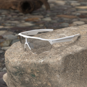 Lunettes de Soleil Intelligentes de Sport SP01 Bluetooth Adaptées à la Conduite au Vélo et aux Activités de Plein Air avec Protection UV400 et Microphone - Product Image 4