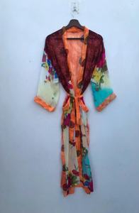 Kimono sari vintage en polyester avec patchs multicolores Robe longue de lune de miel - Product Image 2
