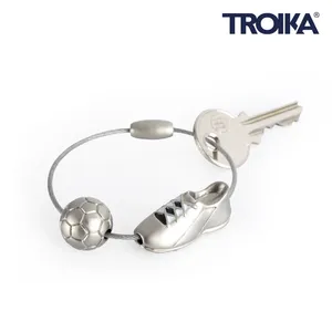 KICK! Portachiavi e Moschettoni Promozionali Personalizzati a Tema Calcio, Gadget Personalizzabili con Accessorio Portachiavi - Product Image 1