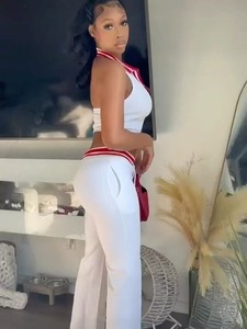 2025เซ็ตกระโปรงเทนนิสสำหรับผู้หญิงชุดเล่นกอล์ฟเสื้อครอปคอวีและกางเกงชุดออกกำลังกาย2ชิ้น - Product Image 3