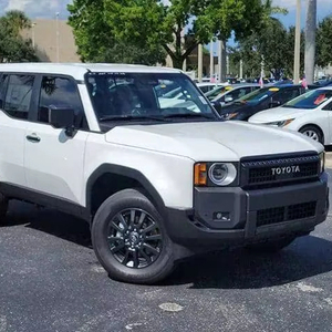 NOUVEAU TOYOTA LAND CRUISER BASE, transmission intégrale, hybride, essence/électrique hybride premium, V6 TURBO, transmission automatique - Product Image 1