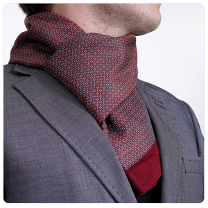 Bufanda Exve Exclusiva y Elegante de Doble Cara, Color Borgoña con Patrón Cuadrado Plateado, Tejido Jacquard, Origen Turquía, para Trajes y Chaquetas - Product Image 1