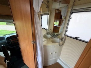 SWIFT SUNTOR 590 RL R.H.D MANUAL 2005, Color Rosa Acero - Product Image 5