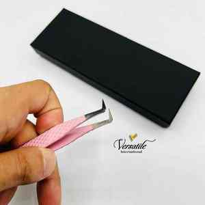 Pince à cils professionnelle à volume de botte mince à 90 degrés Logo personnalisé pince à épiler d'extension en acier inoxydable durable pointe pointue - Product Image 2