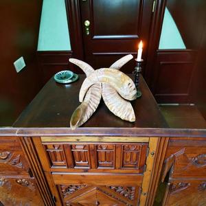 Corne de Choréphore en Mouton Naturel Poli - Décoration Religieuse Écologique de Haute Qualité pour la Maison - Product Image 1