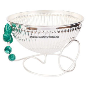 Nouveau bol rond en fil côtelé plaqué argent avec bourgeons en résine verte Pièce d'accent unique idéale pour mariage, fête et décoration intérieure - Product Image 1