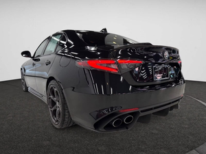 Nuevo Alfa Romeo Giulia Quadrifoglio 2024, Volante a la Izquierda, Asientos de Cuero, Interior Claro, Techo Panorámico - Product Image 4