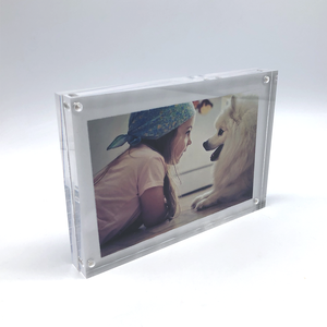 Cadres photo en acrylique double face autoportants de qualité supérieure avec fermeture magnétique: solution d'affichage transparente polyvalente pour les souvenirs - Product Image 1