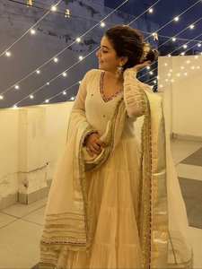 ชุดเดรสผ้าไหมวิชิตรา ปักด้วยด้ายเลื่อม 9 มม. ลายดอกไม้สีทอง  พร้อมเครื่องประดับแฟชั่น สำหรับงานปาร์ตี้ ทุกฤดูกาล - Product Image 4