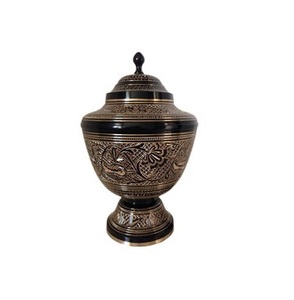 Urne souvenir de crémation en laiton d'excellente qualité pour les services funéraires Urne en laiton de souvenir de conception antique - Product Image 1