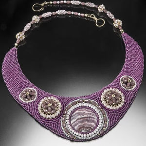 Collar de cuentas de semillas bordado étnico hecho a mano con cadenas de boda de estilo religioso de perlas y diamantes - Product Image 1