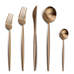 Vente en gros de couverts en acier inoxydable de nouveau style pour les mariages couverts suspendus argenterie écologique avec poignée martelée argent poli - Product Image 4