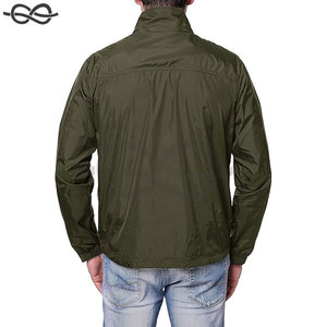 Veste coupe-vent légère compressible pour hommes coupe-vent anti-poussière activités de plein air voyage col en tissu à capuche usage quotidien - Product Image 3