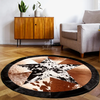 Tapis faits à la main en cuir de vache avec de vrais poils de peau de vache sur un tapis de travail en cuir pour les peaux de cuir brut de salon