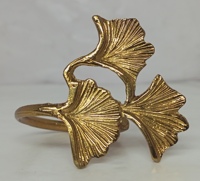 Nouveau modèle moderne de porte-serviettes en aluminium motif feuille de Ginkgo, écologique, pour hôtels, mariages et autres occasions, vente en gros