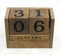 Âges derrière le dessus de table en bois/calendrier de bureau AYAANS CREATIONS