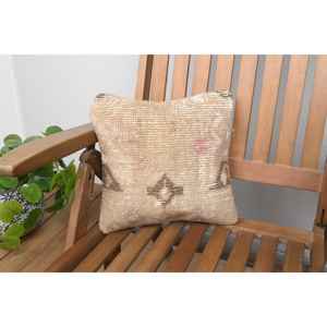 Almohada de punto de aguja de lana beige 12x12 pulgadas Cojín de retazos rústico Técnica tejida con patrón vintage - Product Image 1