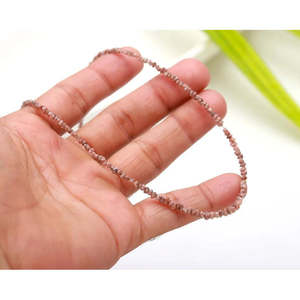 Collier de 16 pouces avec perles brutes de diamant rose clair 100% naturel de 2-3 mm - Product Image 4