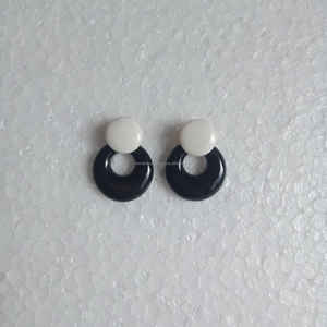 Pendientes de aro de resina de diseño elegante, joyería elegante para mujer, pendientes de resina hechos a mano de la más alta calidad para joyería de moda - Product Image 6