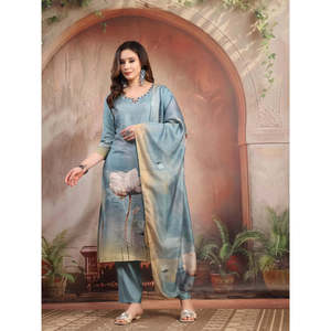 ชุดคุर्ตาผ้าไหมจอร์เจตต์พิมพ์ลายสีเขียวสำหรับผู้หญิง พร้อมกางเกงและผ้าคลุมไหล่ สไตล์ปากีสถาน-อินเดีย ชุดสัลวาร์ คามีซแบบเย็บสำเร็จ - Product Image 1