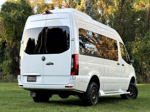 ข้อเสนอสุดพิเศษ ปี 2024 เมอร์เซเดส-เบนซ์ สปรินเตอร์ 2500 AWD ทรานส์ฟอร์เมอร์ 144WB 10 ที่นั่ง เกียร์อัตโนมัติ - Product Image 6