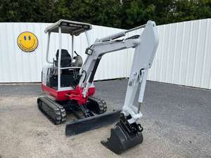 2018 Takeuchi TL6R <b>8</b> <b>Ton</b> Mini <b>Excavator</b> with Perkins Engine and Hitachi Pump - Product Image 3