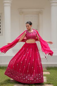 ชุดเลเฮนกาโชลีผ้าจอร์เจตต์ปักลายแฟชั่น พร้อมผ้าคลุมไหล่ สีดำ - Product Image 3