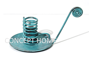 Bougeoir conique en fer contemporain à motifs géométriques uniques en métal pour la décoration de la maison - Product Image 6