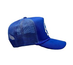 Gorra trucker personalizada al por mayor para marcas de streetwear, con insignia tejida, snapback de 5 paneles con cordón trenzado y malla. - Product Image 3