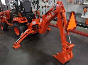 รถแทรกเตอร์อเนกประสงค์คุณภาพสูง Kubota BX23S พร้อมที่ตักด้านหน้าและรถขุดด้านหลัง ระบบขับเคลื่อน 4 ล้อ ดีเซลทรงพลัง สำหรับงานเกษตร จัดสวน และก่อสร้าง - Product Image 4
