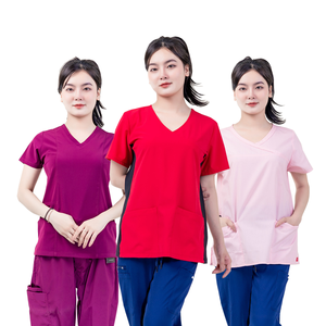 Uniformes Médicos de Poliéster Premium Signature Luxe, Diseño Personalizado, Transpirables, Ligeros, Unisex, para Enfermeras y Doctores - Product Image 5