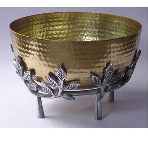 Bol en métal rond en forme de feuille de vente chaude avec un design minimaliste en aluminium laiton fini bol de pièce maîtresse de décoration rustique - Product Image 5