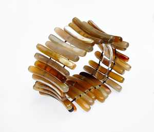 Brazalete Ecológico con Diseño de Animales, Hecho con Cuerno de Búfalo Pulido, para Mujer - Product Image 3