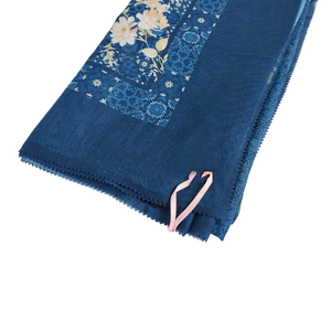 Écharpe Hijab en coton à manches courtes de la série Nara Stylish Navy Casual Fit Marque de mode populaire à impression numérique pour le printemps musulman - Product Image 2