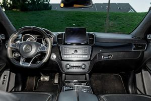 UTILISÉ LHD/RHD 2017 M E R C E D E S-AMG GLS 63 - Product Image 4