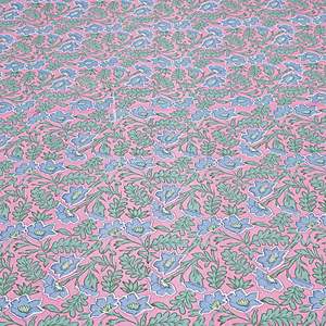 Drap de lit double en coton rose imprimé Jaipuri avec 2 taies d'oreiller, 240 TC, certifié GOTS, 100% coton pour usage domestique dans les salles de bain - Product Image 5