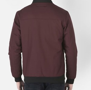 2025 Logo personnalisé veste universitaire pour hommes Style solide plaine Letterman tenue décontracté pour la saison d'automne Service OEM disponible - Product Image 5